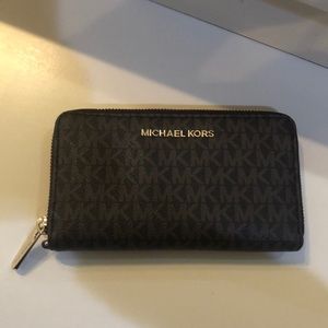 Michael Kors wallet